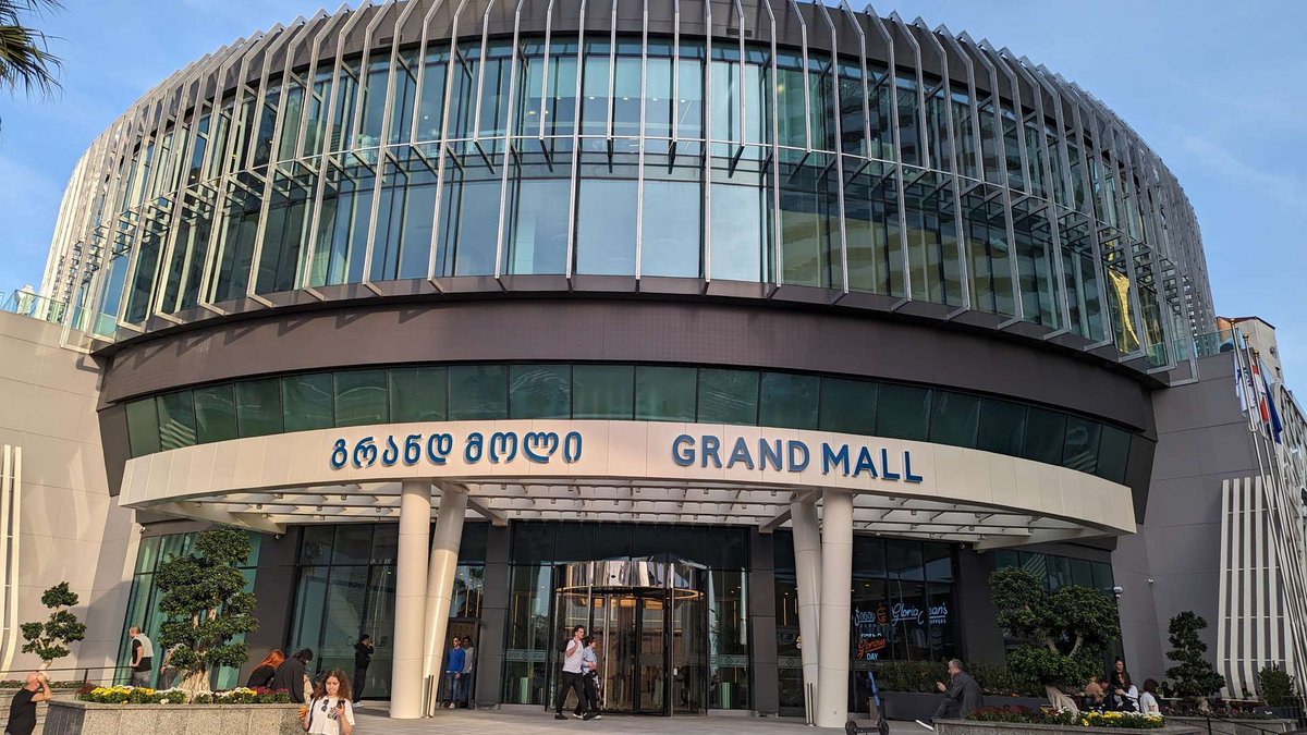 Grand Mall — 3 წუთი მანქანით от Comfort-Palace, Батуми